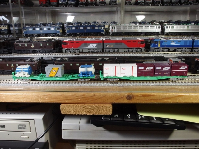 Ｎゲージ鉄道模型 コンテナ列車について - クローゼットの中の旧おもちゃ箱
