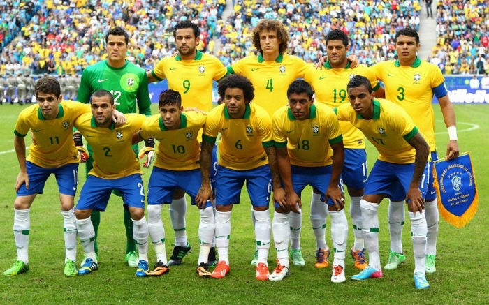 Brazil-13-NIKE-confederations-cup-home-kit-yellow-blue-white-line-up.jpg
