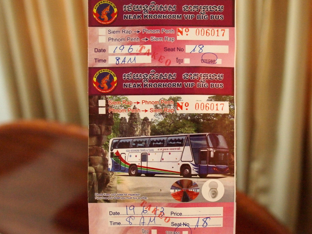 ■ Siem Reap - Phnom Penh　バス旅